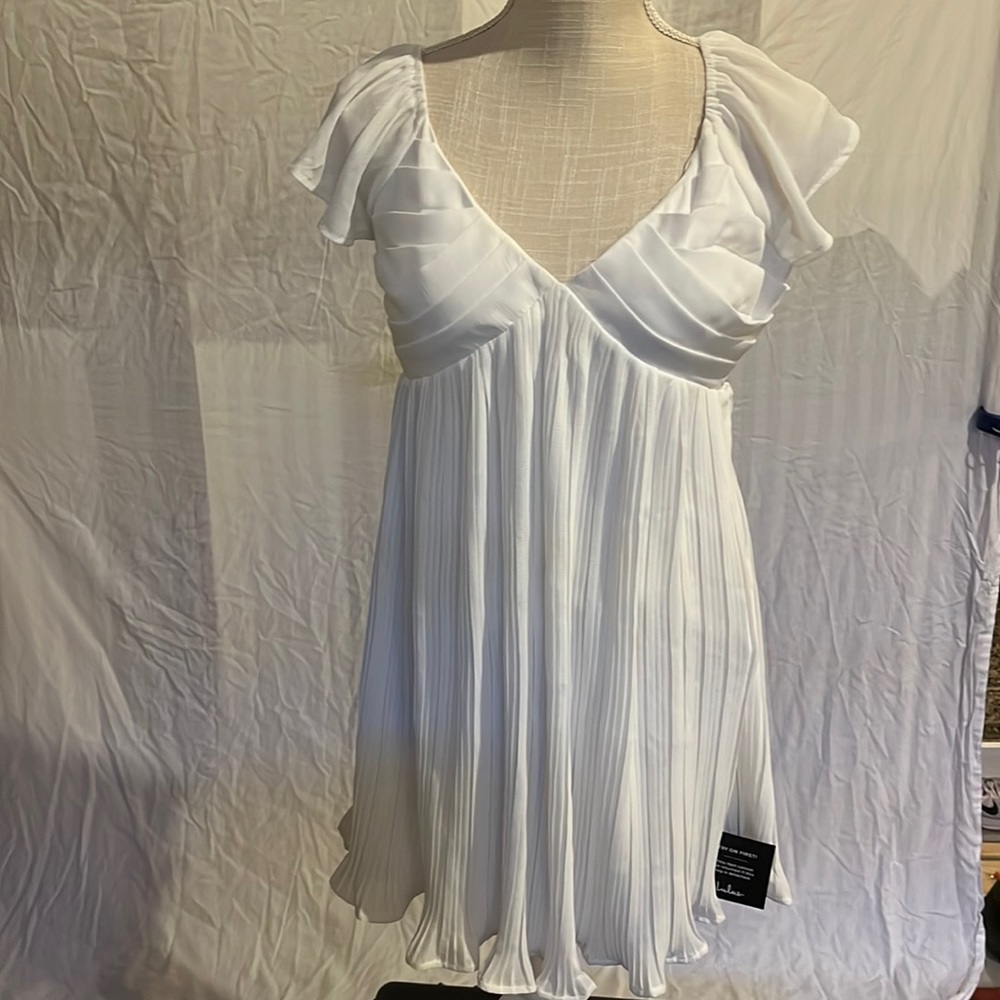 Never worn LuLu’s white graduation dress!